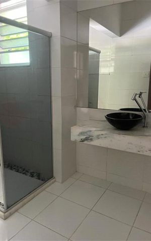 Casa de condomínio à venda com 229m², 4 quartos e 3 vagas