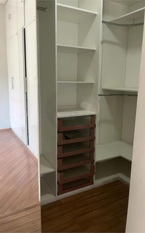 Casa de condomínio à venda com 229m², 4 quartos e 3 vagas