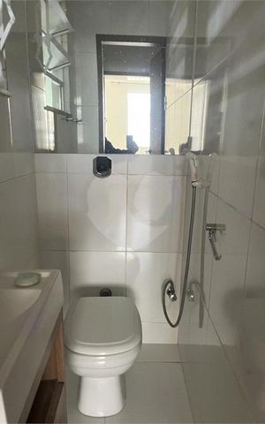 Casa de condomínio à venda com 229m², 4 quartos e 3 vagas