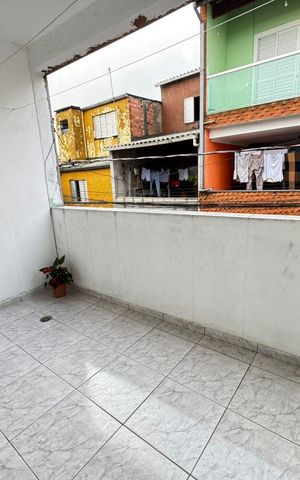Casa à venda com 101m², 4 quartos e 1 vaga Casa à venda com 101m², 4 quartos e 1 vagaVaranda