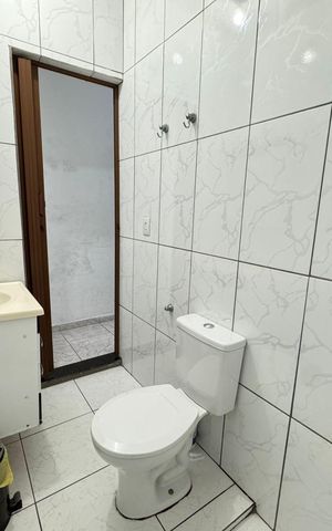 Casa à venda com 101m², 4 quartos e 1 vaga Casa à venda com 101m², 4 quartos e 1 vagaBanheiro 2