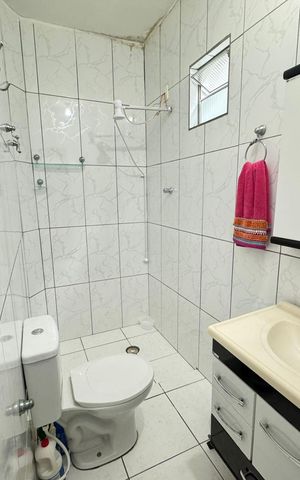 Casa à venda com 101m², 4 quartos e 1 vaga Casa à venda com 101m², 4 quartos e 1 vagaBanheiro 2