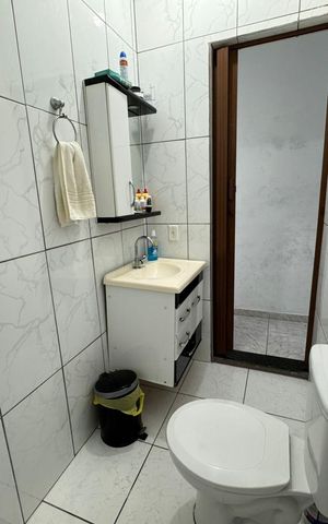 Casa à venda com 101m², 4 quartos e 1 vaga Casa à venda com 101m², 4 quartos e 1 vagaBanheiro 2