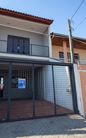 Casa para alugar com 125m², 3 quartos e 2 vagas Casa para alugar com 125m², 3 quartos e 2 vagasFachada