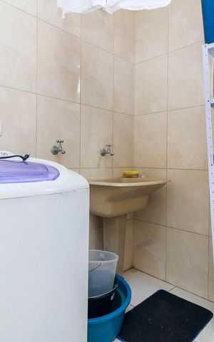 Casa à venda com 588m², 8 quartos e 3 vagas Casa à venda com 588m², 8 quartos e 3 vagasEdícula - Área de Serviço