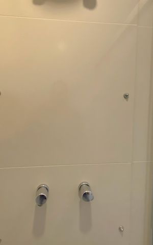 Apartamento à venda com 95m², 3 quartos e 2 vagas Apartamento à venda com 95m², 3 quartos e 2 vagasBanheiro da Suíte