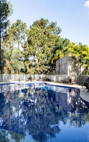 Apartamento à venda com 95m², 3 quartos e 2 vagas Apartamento à venda com 95m², 3 quartos e 2 vagasÁrea comum - Piscina