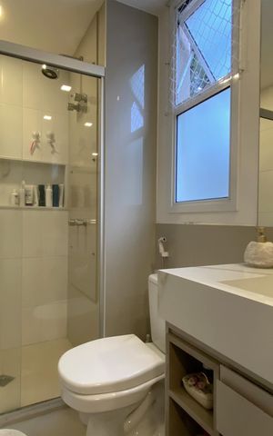 Apartamento à venda com 95m², 3 quartos e 2 vagas Apartamento à venda com 95m², 3 quartos e 2 vagasBanheiro da Suíte