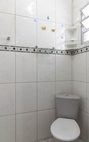 Casa à venda com 50m², 2 quartos e sem vaga Casa à venda com 50m², 2 quartos e sem vagaBanheiro