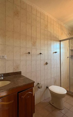 Casa à venda com 146m², 3 quartos e 2 vagasBanheiro da Suíte 3