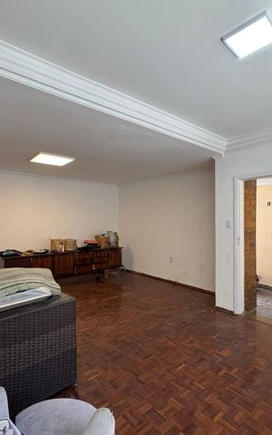 Casa à venda com 146m², 3 quartos e 2 vagasSala