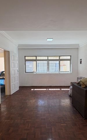 Casa à venda com 146m², 3 quartos e 2 vagasSala