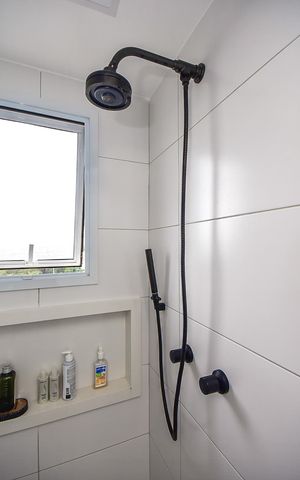 Apartamento à venda com 94m², 2 quartos e 2 vagasBanheiro da Suíte 1