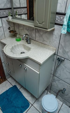 Casa à venda com 180m², 2 quartos e 2 vagasBanheiro Social