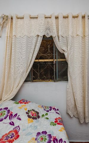 Casa à venda com 180m², 2 quartos e 2 vagasSuíte