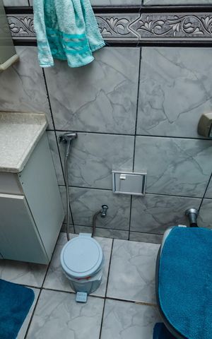Casa à venda com 180m², 2 quartos e 2 vagasBanheiro Social