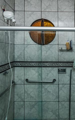 Casa à venda com 180m², 2 quartos e 2 vagasBanheiro Social
