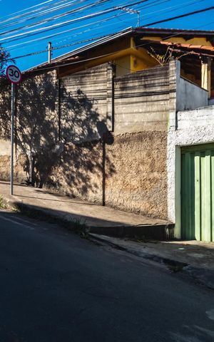Casa à venda com 180m², 2 quartos e 2 vagasFachada