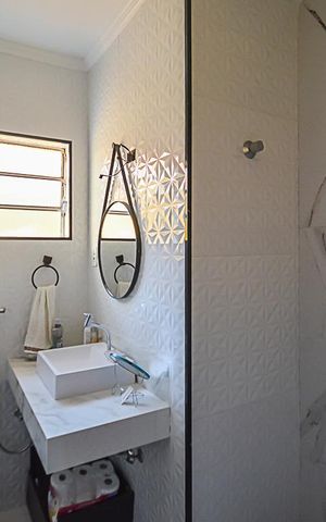 Casa à venda com 115m², 3 quartos e 1 vaga Casa à venda com 115m², 3 quartos e 1 vagaBanheiro da Suíte