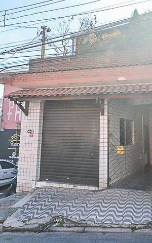 Casa à venda com 115m², 3 quartos e 1 vaga Casa à venda com 115m², 3 quartos e 1 vagaFachada