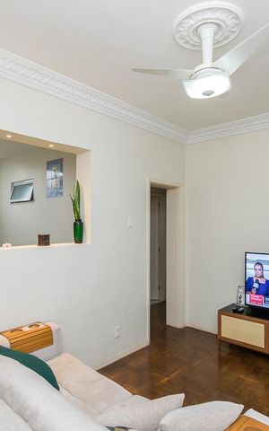 Apartamento à venda com 84m², 2 quartos e 1 vaga Apartamento à venda com 84m², 2 quartos e 1 vagaSala