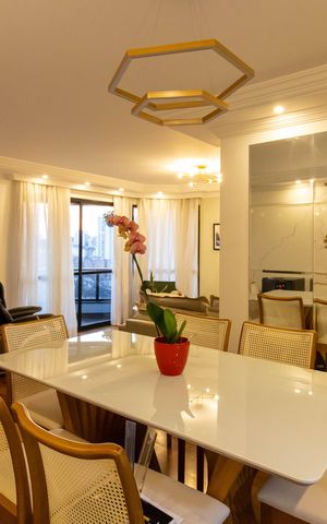 Apartamento à venda com 168m², 3 quartos e 3 vagas Apartamento à venda com 168m², 3 quartos e 3 vagasSala