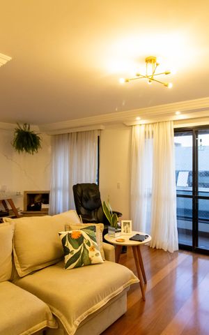 Apartamento à venda com 168m², 3 quartos e 3 vagas Apartamento à venda com 168m², 3 quartos e 3 vagasSala