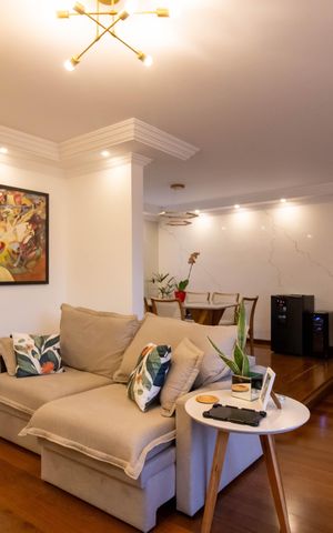Apartamento à venda com 168m², 3 quartos e 3 vagas Apartamento à venda com 168m², 3 quartos e 3 vagasSala