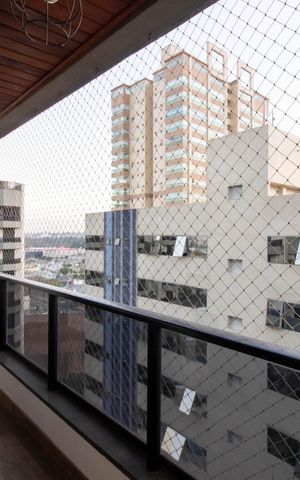Apartamento à venda com 168m², 3 quartos e 3 vagas Apartamento à venda com 168m², 3 quartos e 3 vagasSacada da Sala