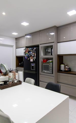 Apartamento à venda com 168m², 3 quartos e 3 vagas Apartamento à venda com 168m², 3 quartos e 3 vagasCozinha