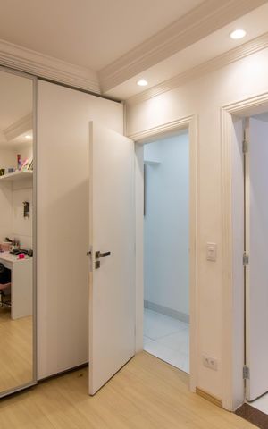 Apartamento à venda com 168m², 3 quartos e 3 vagas Apartamento à venda com 168m², 3 quartos e 3 vagasSuíte 2