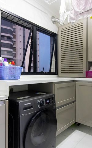Apartamento à venda com 168m², 3 quartos e 3 vagas Apartamento à venda com 168m², 3 quartos e 3 vagasArea de Serviço