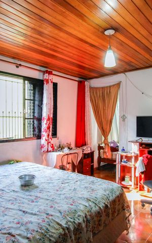 Casa à venda com 258m², 3 quartos e 3 vagasQuarto 2