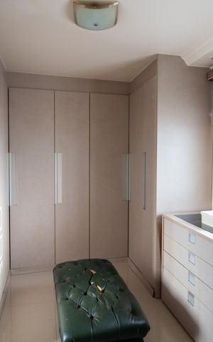Casa à venda com 400m², 4 quartos e 4 vagas Casa à venda com 400m², 4 quartos e 4 vagasSuíte 1