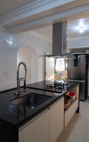 Casa à venda com 400m², 4 quartos e 4 vagas Casa à venda com 400m², 4 quartos e 4 vagasCozinha