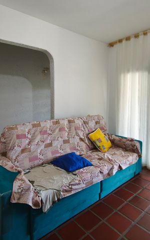 Casa à venda com 200m², 3 quartos e 2 vagas Casa à venda com 200m², 3 quartos e 2 vagasSala