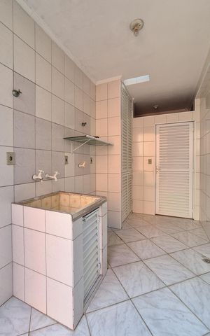 Casa à venda com 300m², 4 quartos e 1 vagaCasa 2 - Área de Serviço