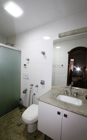 Apartamento à venda com 175m², 3 quartos e 2 vagasBanheiro da Suíte