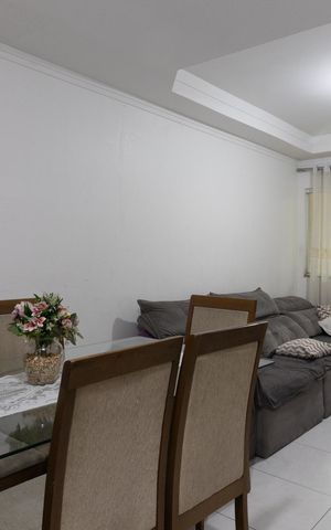 Casa à venda com 93m², 3 quartos e 2 vagas Casa à venda com 93m², 3 quartos e 2 vagasSala
