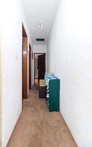 Casa à venda com 175m², 3 quartos e 2 vagas Casa à venda com 175m², 3 quartos e 2 vagasCorredor