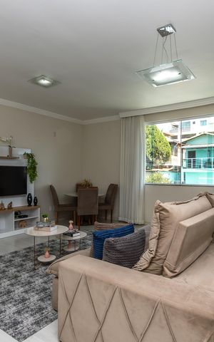 Apartamento à venda com 200m², 3 quartos e 6 vagas Apartamento à venda com 200m², 3 quartos e 6 vagasSala