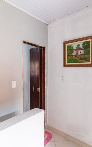 Casa à venda com 150m², 4 quartos e sem vaga Casa à venda com 150m², 4 quartos e sem vagaCorredor