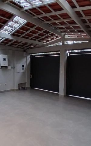 Casa à venda com 130m², 3 quartos e 3 vagas Casa à venda com 130m², 3 quartos e 3 vagasGaragem