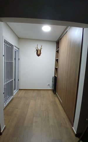 Casa à venda com 130m², 3 quartos e 3 vagas Casa à venda com 130m², 3 quartos e 3 vagasEscritório
