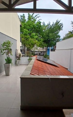 Casa à venda com 130m², 3 quartos e 3 vagas Casa à venda com 130m², 3 quartos e 3 vagasTerraço