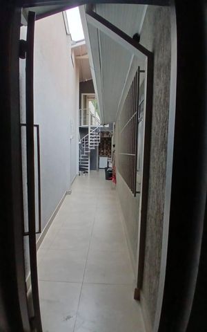 Casa à venda com 130m², 3 quartos e 3 vagas Casa à venda com 130m², 3 quartos e 3 vagasÁrea Externa