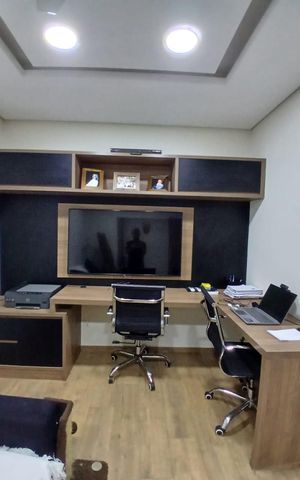 Casa à venda com 130m², 3 quartos e 3 vagas Casa à venda com 130m², 3 quartos e 3 vagasEscritório