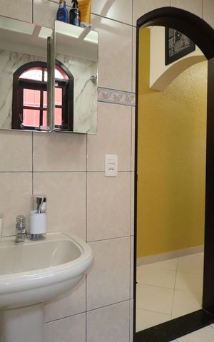 Casa à venda com 180m², 3 quartos e 2 vagasBanheiro 3