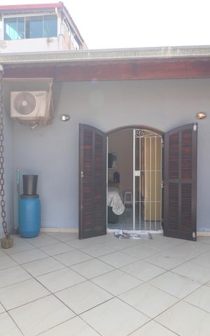 Casa à venda com 180m², 3 quartos e 2 vagasVaranda Suíte