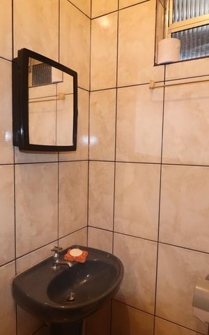 Casa à venda com 180m², 3 quartos e 2 vagasEdícula - Banheiro